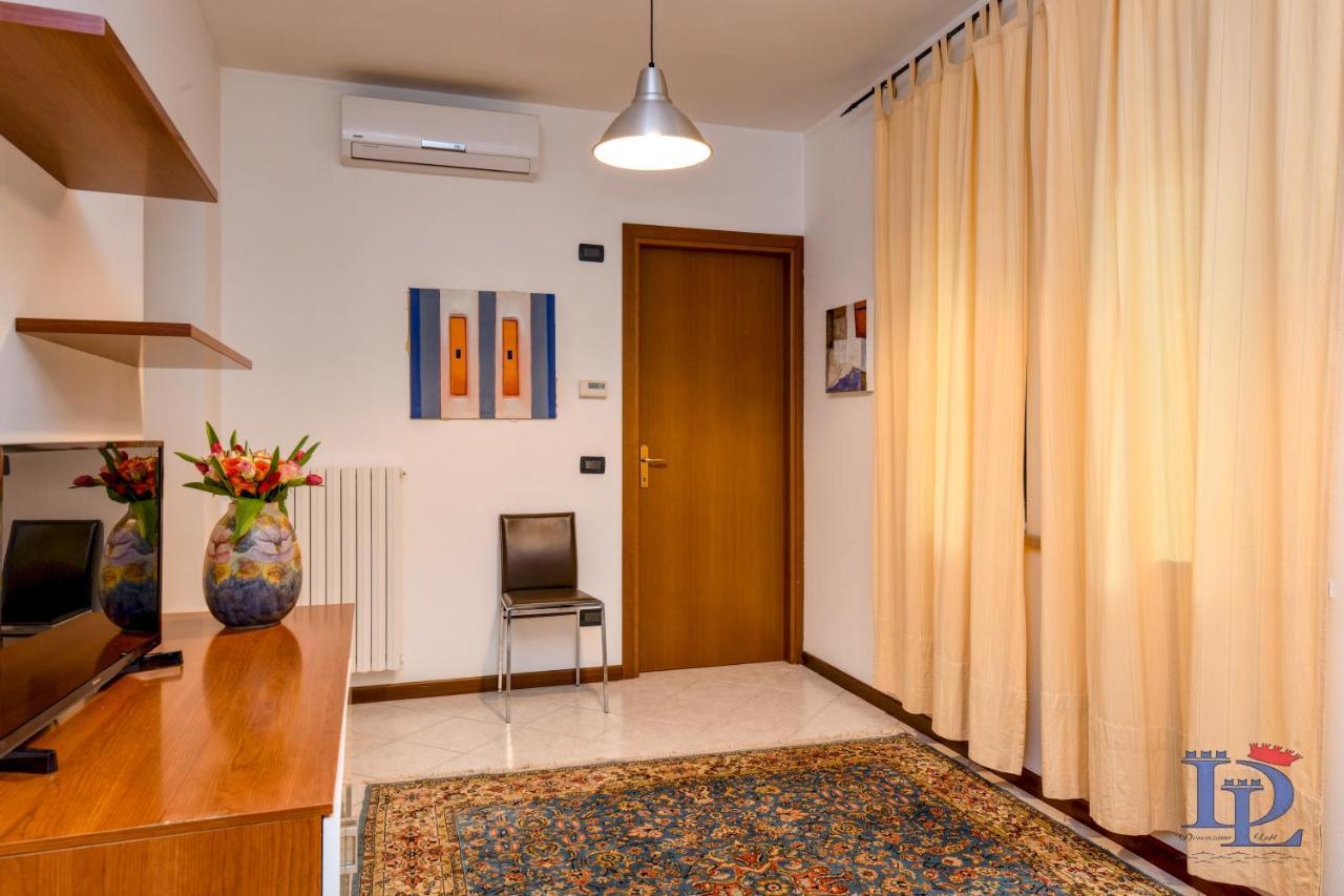 Desenzanoloft Blue Lake Star Apartment เดเซนซาโนเดลการ์ดา ภายนอก รูปภาพ